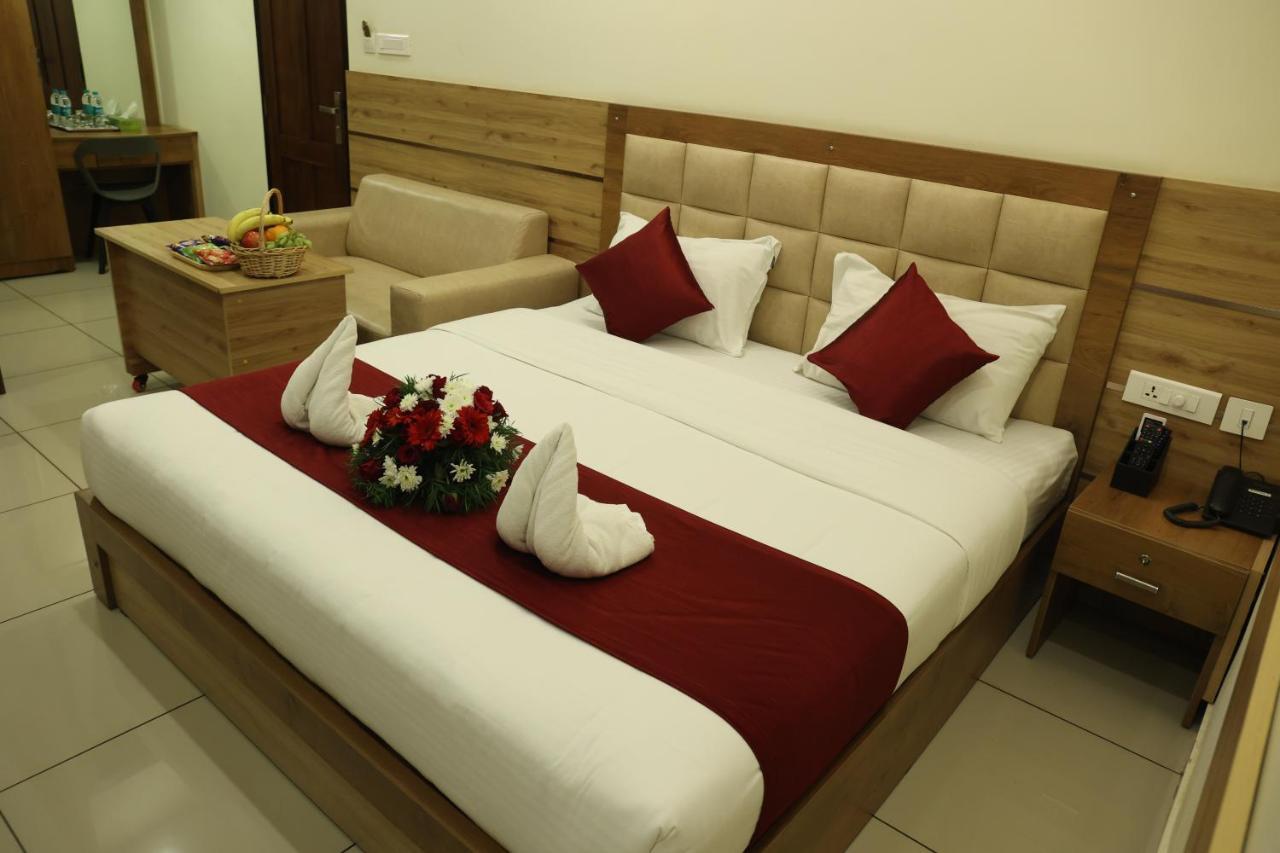 Balaji Regency Kanhangad Kannangad Zewnętrze zdjęcie