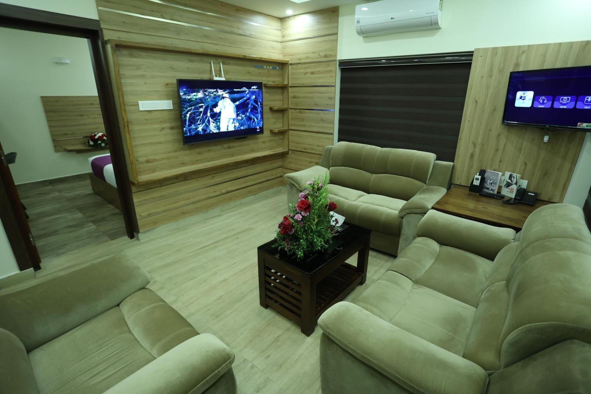 Balaji Regency Kanhangad Kannangad Zewnętrze zdjęcie